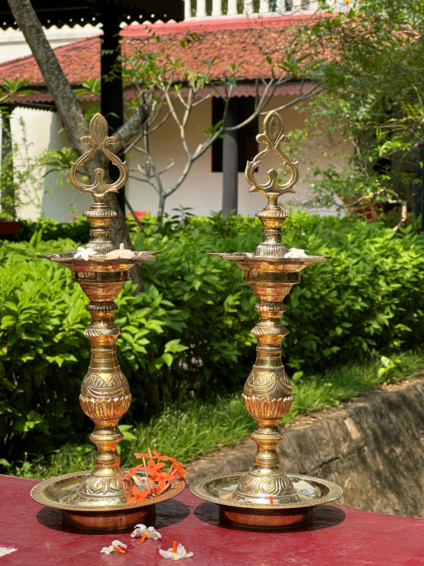 Nilamathi – Handcrafted Nachiyarkoil Brass Kuttu Vilakku